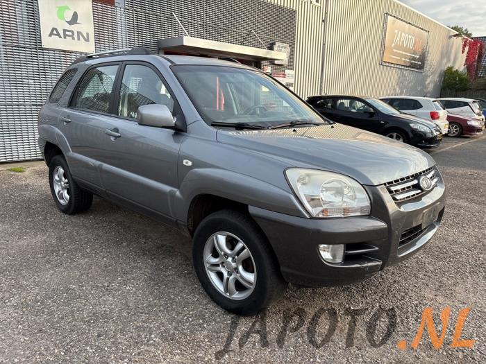 Kia Sportage 2.0 CVVT 16V 4x2 Salvage vehicle (2007, Gray)