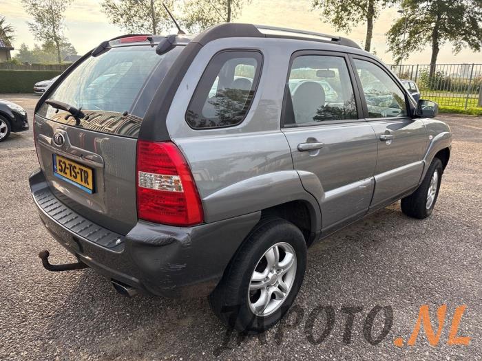 Kia Sportage 2.0 CVVT 16V 4x2 Salvage vehicle (2007, Gray)