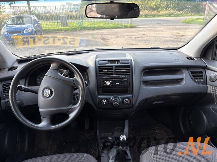 Kia Sportage 2.0 CVVT 16V 4x2 Salvage vehicle (2007, Gray)