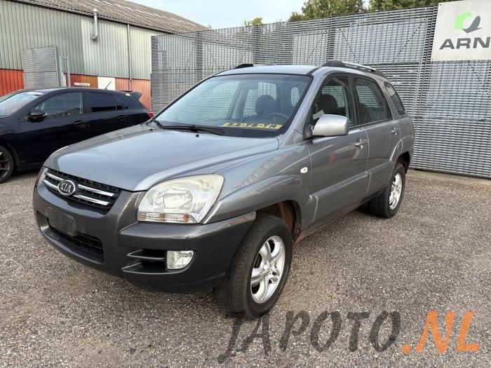 Kia Sportage 2.0 CVVT 16V 4x2 Salvage vehicle (2007, Gray)