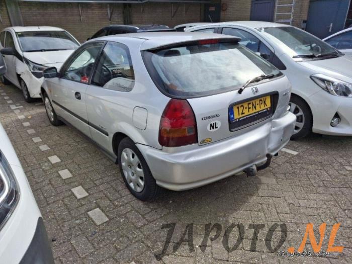 Honda Civic 1.4i 16V Skrotfordon (2000, GRIJS)