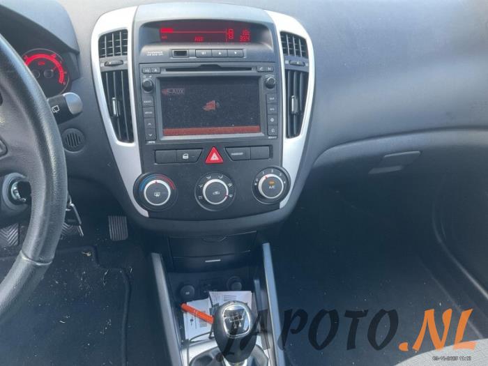 Kia Pro cee'd 1.4 CVVT 16V Skrotfordon (2010, GRIJS)