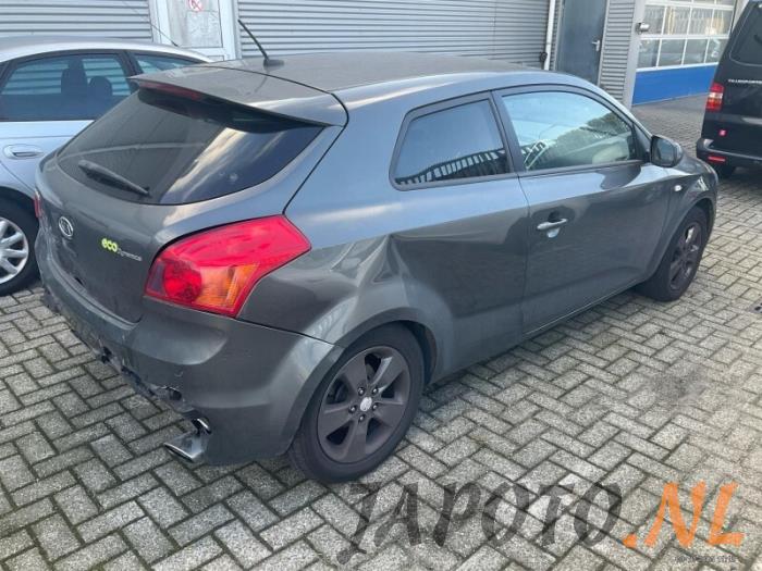 Kia Pro cee'd 1.4 CVVT 16V Skrotfordon (2010, GRIJS)