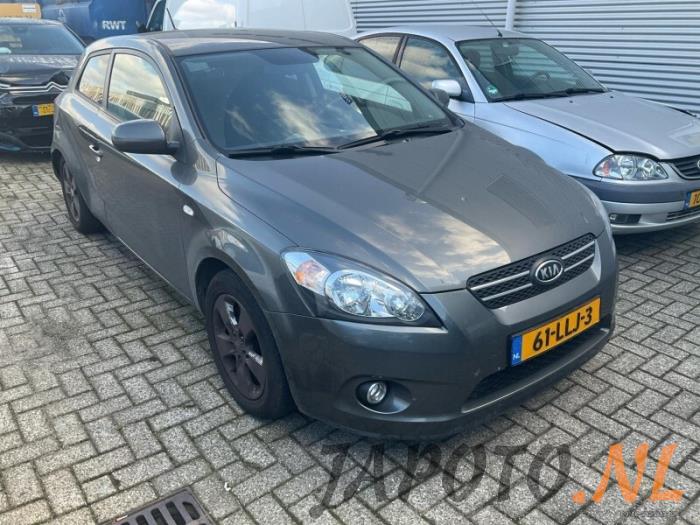 Kia Pro cee'd 1.4 CVVT 16V Skrotfordon (2010, GRIJS)