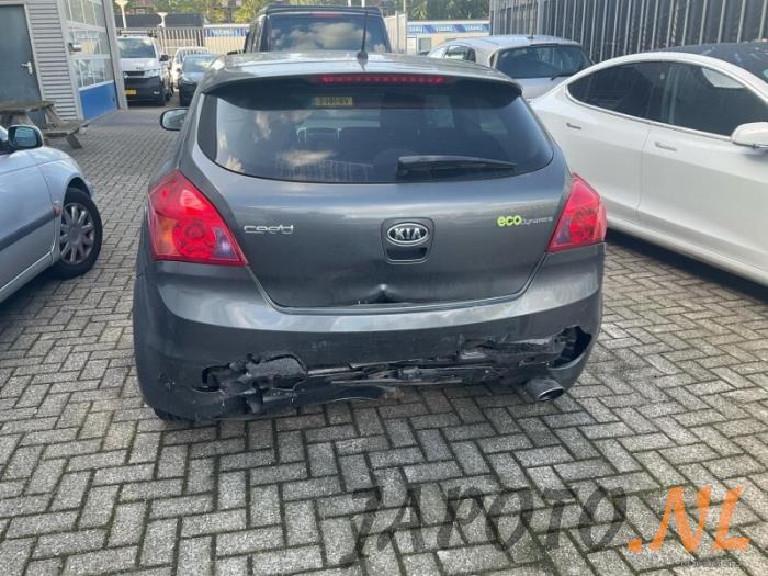 Kia Pro cee'd 1.4 CVVT 16V Skrotfordon (2010, GRIJS)
