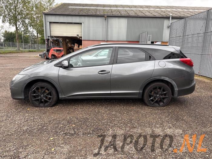 Honda Civic Tourer 1.6 i-DTEC Advanced 16V Skrotfordon (2017, GRIJS)