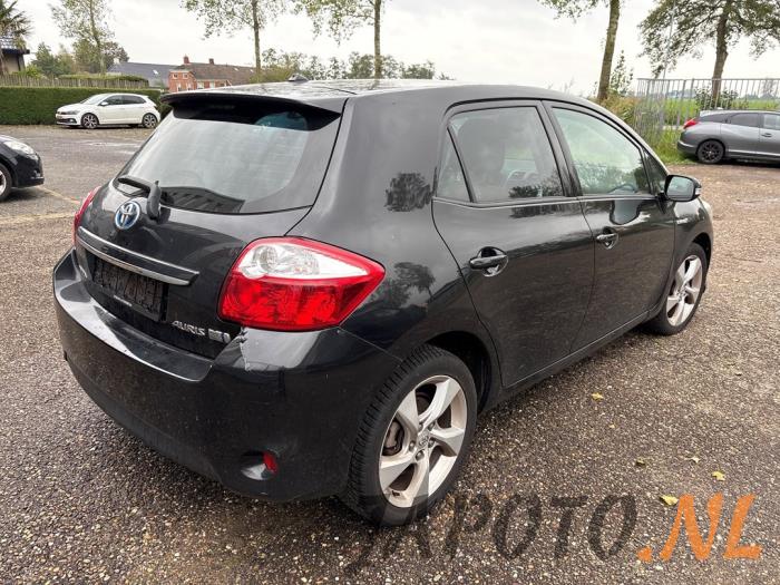 Toyota Auris 1.8 16V HSD Full Hybrid Skrotfordon (2011, ZWART)
