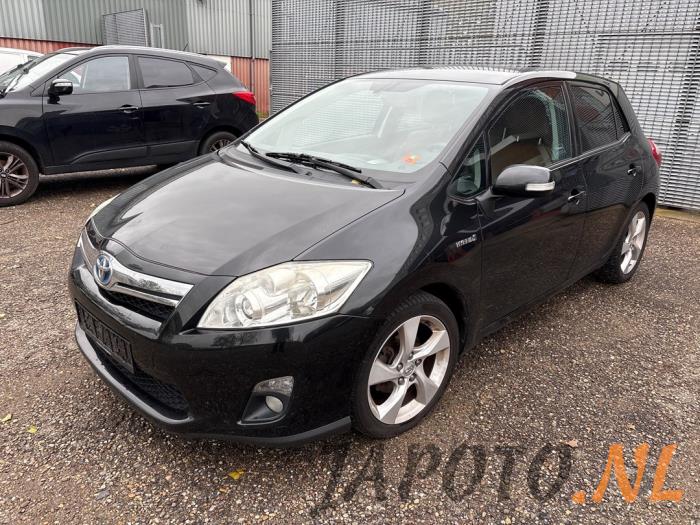 Toyota Auris 1.8 16V HSD Full Hybrid Skrotfordon (2011, ZWART)