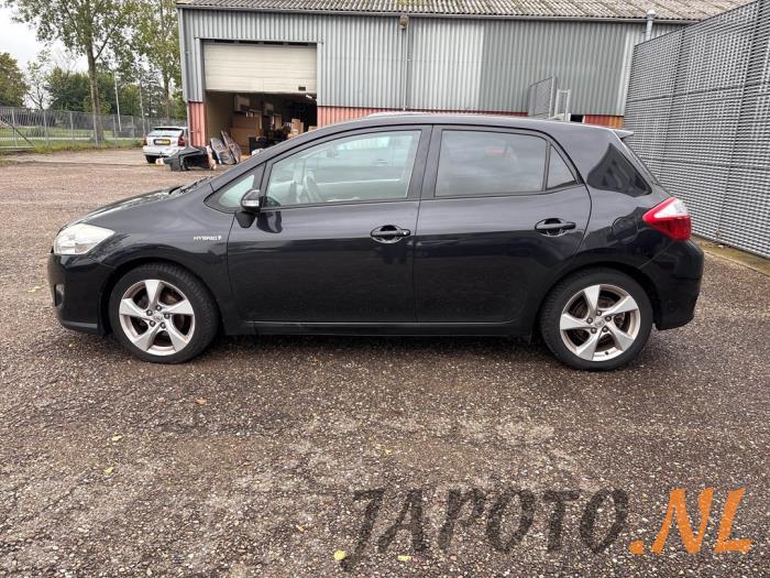 Toyota Auris 1.8 16V HSD Full Hybrid Skrotfordon (2011, ZWART)