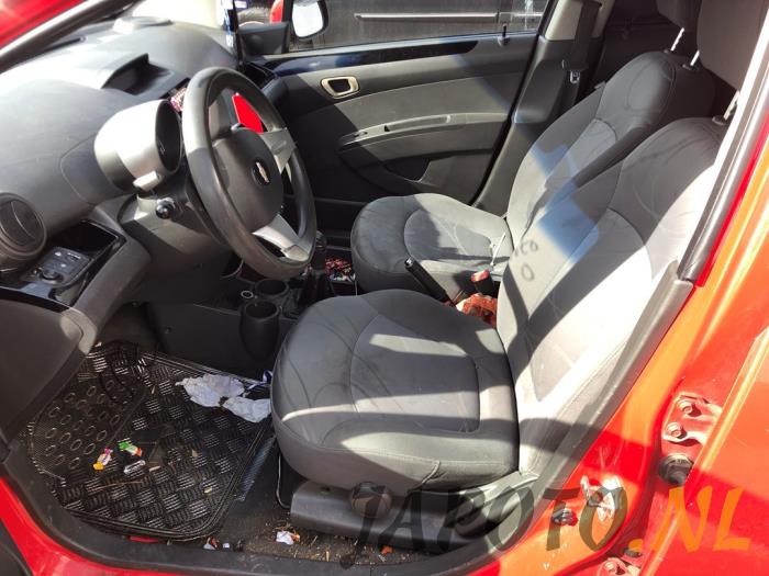 Chevrolet Spark 1.0 16V Bifuel Épave (2011, Rouge)