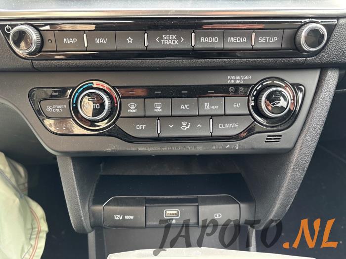 Kia Niro I E-Niro 64 kWh Vehículo de desguace (2021, Negro)
