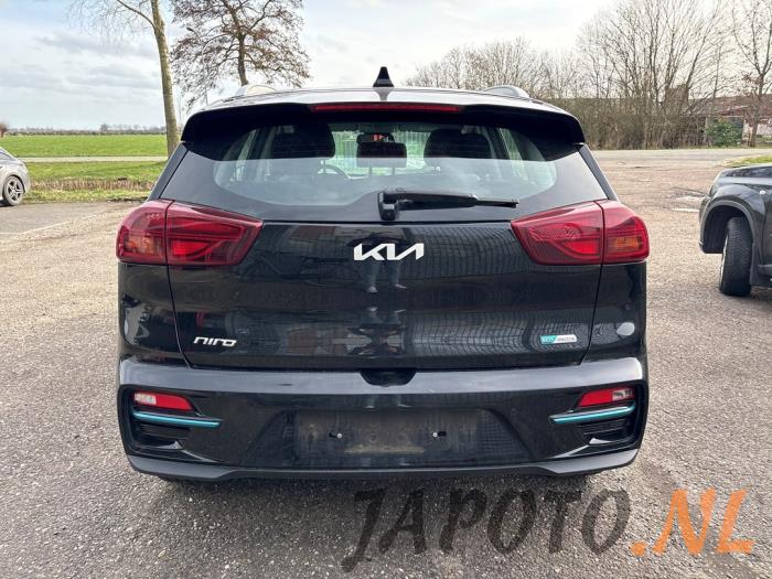 Kia Niro I E-Niro 64 kWh Vehículo de desguace (2021, Negro)