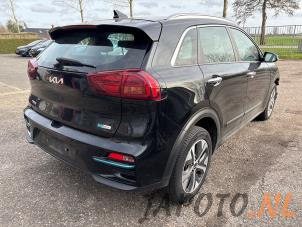 Kia Niro I E-Niro 64 kWh Vehículo de desguace (2021, Negro)