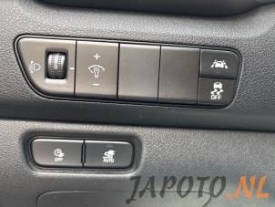 Kia Niro I E-Niro 64 kWh Vehículo de desguace (2021, Negro)