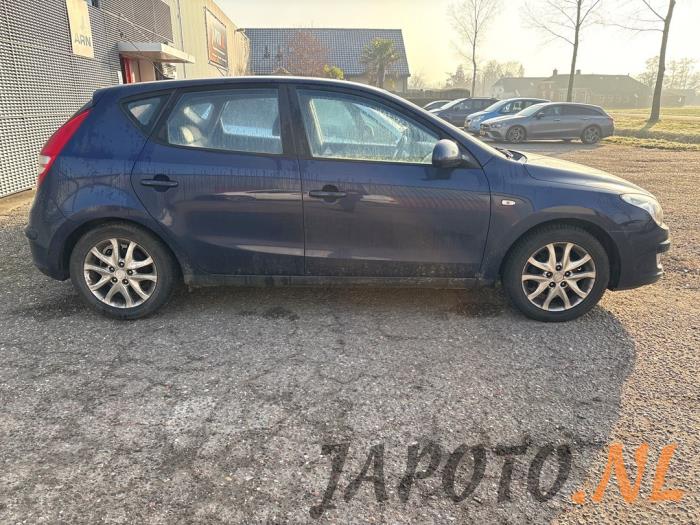 Hyundai i30 1.6 CVVT 16V Samochód złomowany (2008, Niebieski)