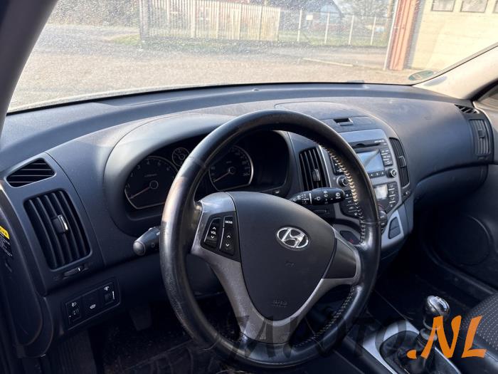 Hyundai i30 1.6 CVVT 16V Samochód złomowany (2008, Niebieski)