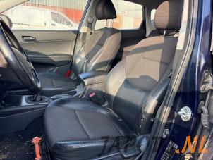 Hyundai i30 1.6 CVVT 16V Samochód złomowany (2008, Niebieski)