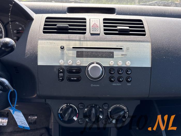 Suzuki Swift 1.3 VVT 16V Épave (2010, Gris)