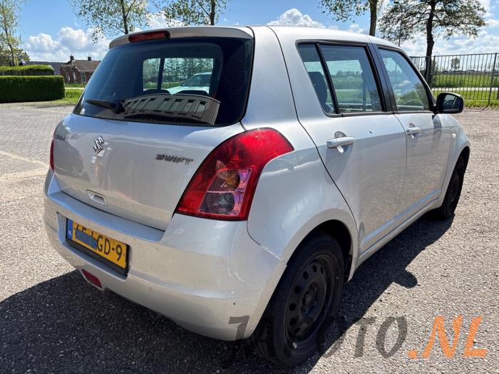 Suzuki Swift 1.3 VVT 16V Épave (2010, Gris)