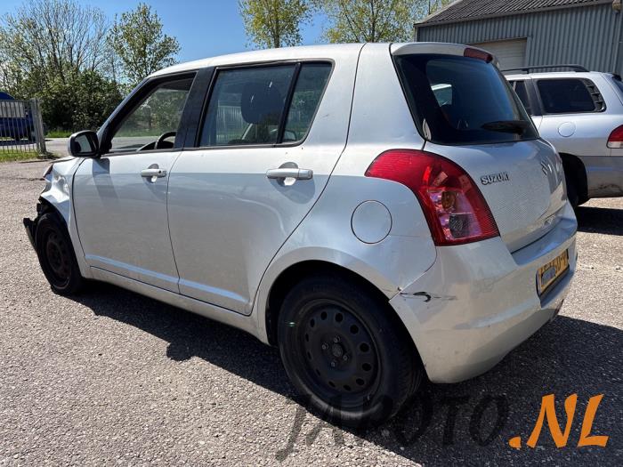 Suzuki Swift 1.3 VVT 16V Épave (2010, Gris)