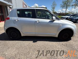 Suzuki Swift 1.3 VVT 16V Épave (2010, Gris)