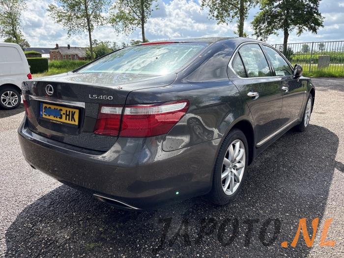 Lexus LS 460 4.6 32V VVT-i Vehículo de desguace (2007, Marrón)