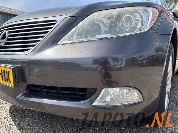 Lexus LS 460 4.6 32V VVT-i Vehículo de desguace (2007, Marrón)