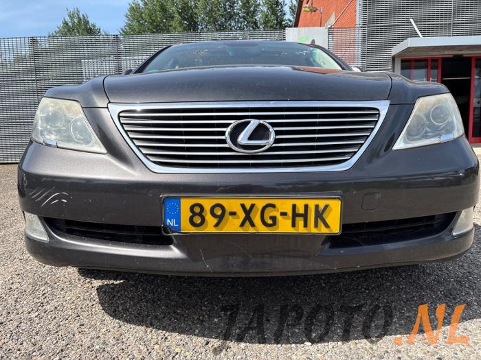 Lexus LS 460 4.6 32V VVT-i Vehículo de desguace (2007, Marrón)