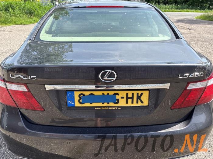 Lexus LS 460 4.6 32V VVT-i Vehículo de desguace (2007, Marrón)