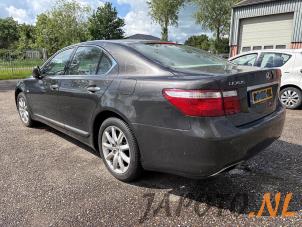 Lexus LS 460 4.6 32V VVT-i Vehículo de desguace (2007, Marrón)