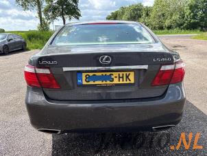 Lexus LS 460 4.6 32V VVT-i Vehículo de desguace (2007, Marrón)