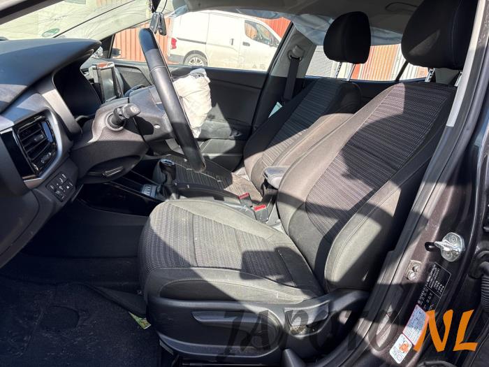 Kia Stonic 1.0i T-GDi 12V Épave (2019, Graphite)