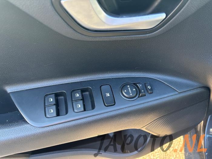Kia Stonic 1.0i T-GDi 12V Épave (2019, Graphite)