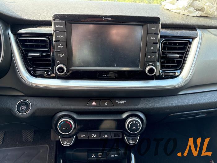 Kia Stonic 1.0i T-GDi 12V Épave (2019, Graphite)