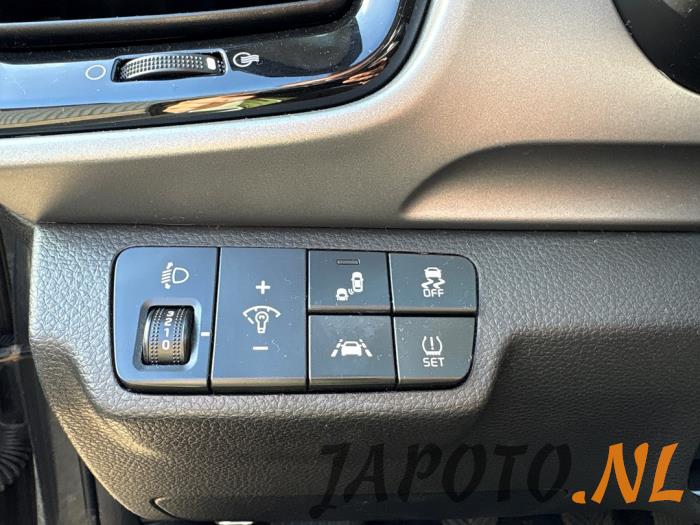 Kia Stonic 1.0i T-GDi 12V Épave (2019, Graphite)