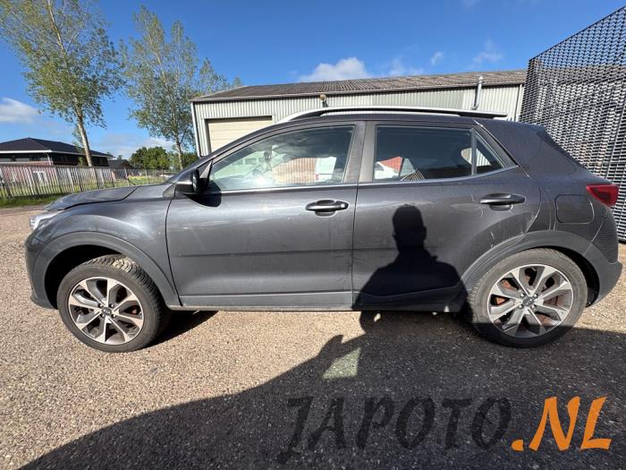 Kia Stonic 1.0i T-GDi 12V Épave (2019, Graphite)