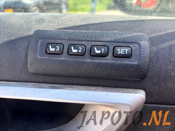 Lexus CT 200h 1.8 16V Samochód złomowany (2011, Bialy)