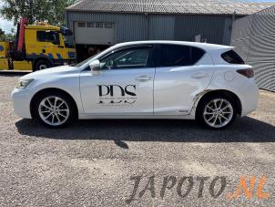 Lexus CT 200h 1.8 16V Samochód złomowany (2011, Bialy)