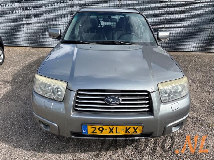 Subaru Forester 2.0 16V X Vehículo de desguace (2007, Gris)