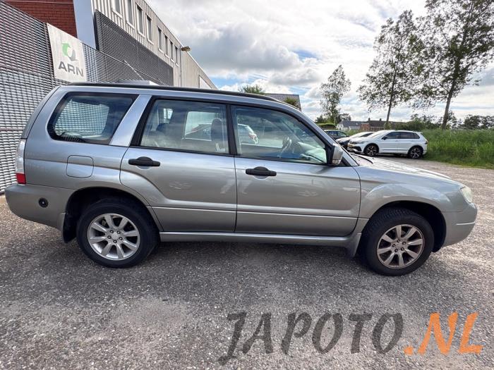 Subaru Forester 2.0 16V X Vehículo de desguace (2007, Gris)