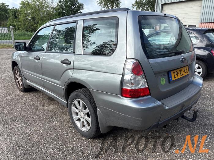 Subaru Forester 2.0 16V X Vehículo de desguace (2007, Gris)