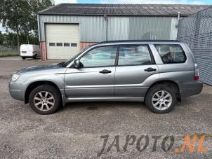 Subaru Forester 2.0 16V X Vehículo de desguace (2007, Gris)