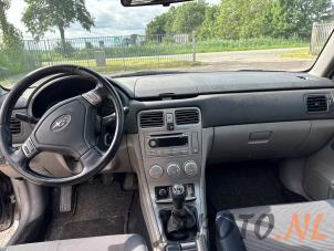 Subaru Forester 2.0 16V X Vehículo de desguace (2007, Gris)