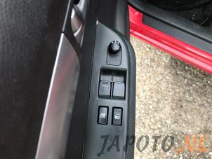 Suzuki Swift 1.5 VVT 16V Samochód złomowany (2005, Czerwony)