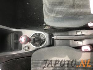 Suzuki Swift 1.5 VVT 16V Samochód złomowany (2005, Czerwony)