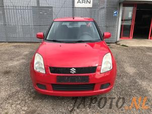 Suzuki Swift 1.5 VVT 16V Samochód złomowany (2005, Czerwony)