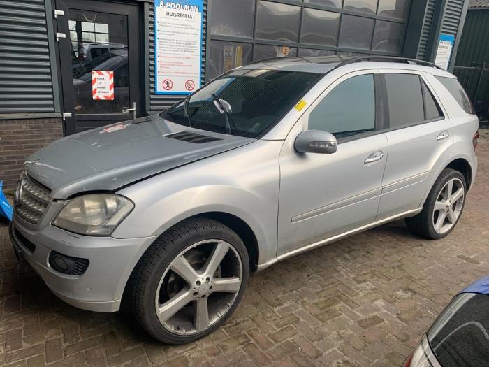 Mercedes ML II 4.0 ML-420 CDI 4-Matic V8 32V Épave (2008, Gris argenté)