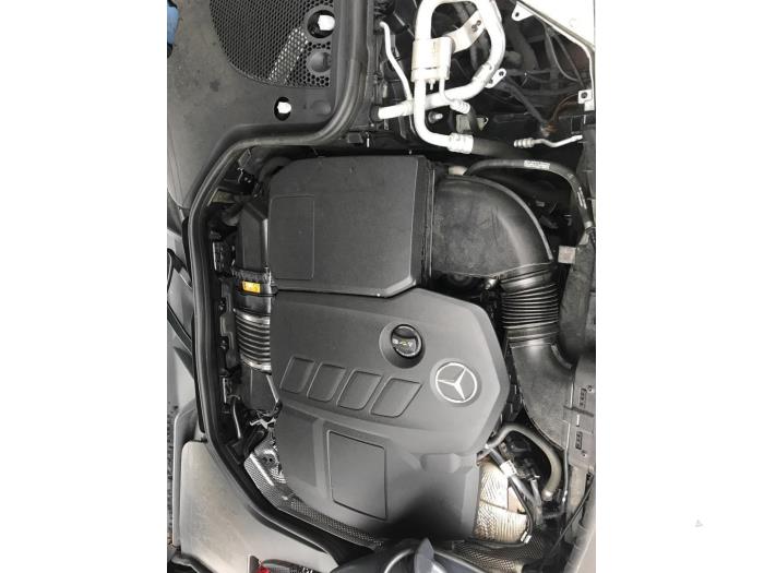 Mercedes E Estate E-220d 2.0 Turbo 16V 4-Matic Samochód złomowany (2019, Czarny)