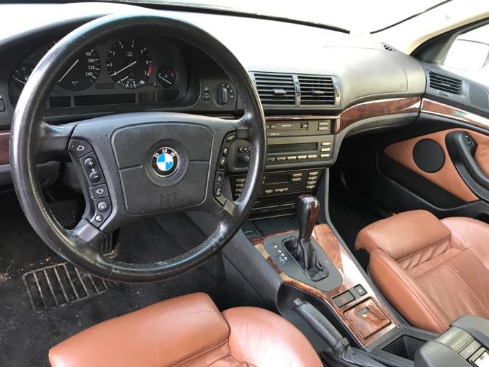 BMW 5 serie Touring 528i 24V Schrottauto (1997, Grau, Silbergrau) 