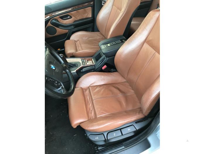 BMW 5 serie Touring 528i 24V Schrottauto (1997, Grau, Silbergrau) 